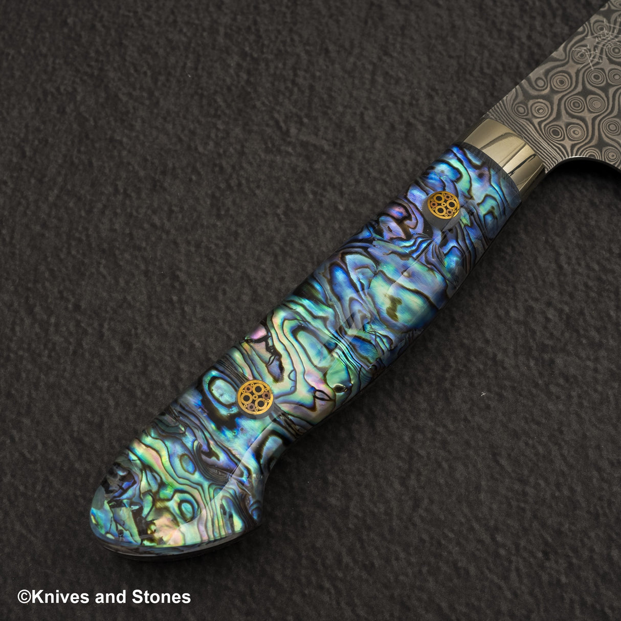 Nigara Anmon (暗紋) SG2 Raindrop Damascus Santoku 180mm Mother-of-Pearl Inlay Handle